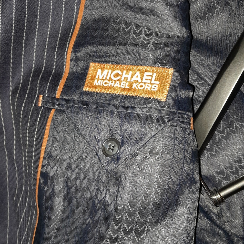 Men's suit - Picture 2 of 7